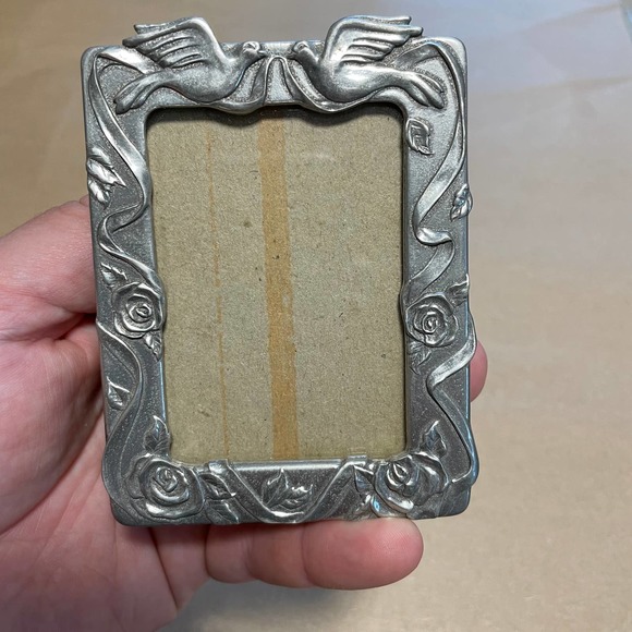 Fine Pewter Picture Frame Doves Ribbon Roses VTG 1989 Seagull Canada Small 2 x 3 - Picture 1 of 5